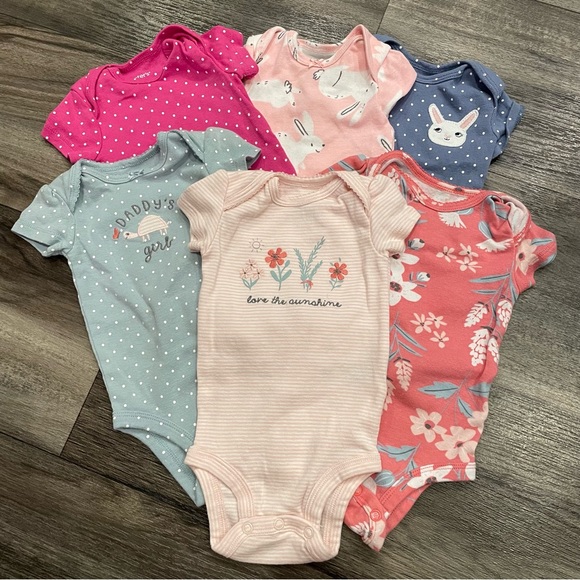 Carter's Other - Set of 6 Carter’s Bodysuits Onesies for baby girl size 3 months excellent cond
